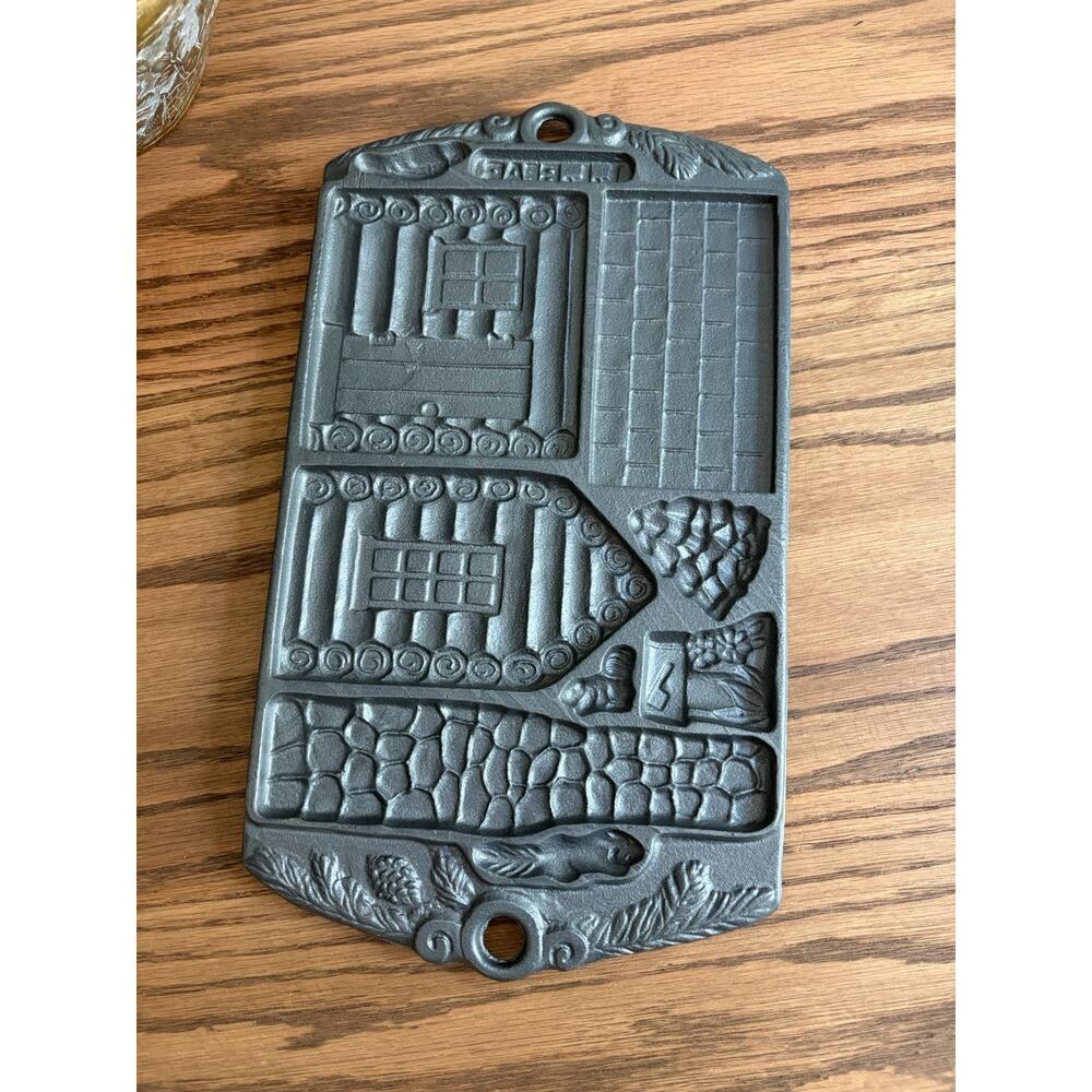 Vintage LL Bean Cast Iron 2 Sided Bear Cookie Mold Gingerbread House John Wright - Picture 4 of 6